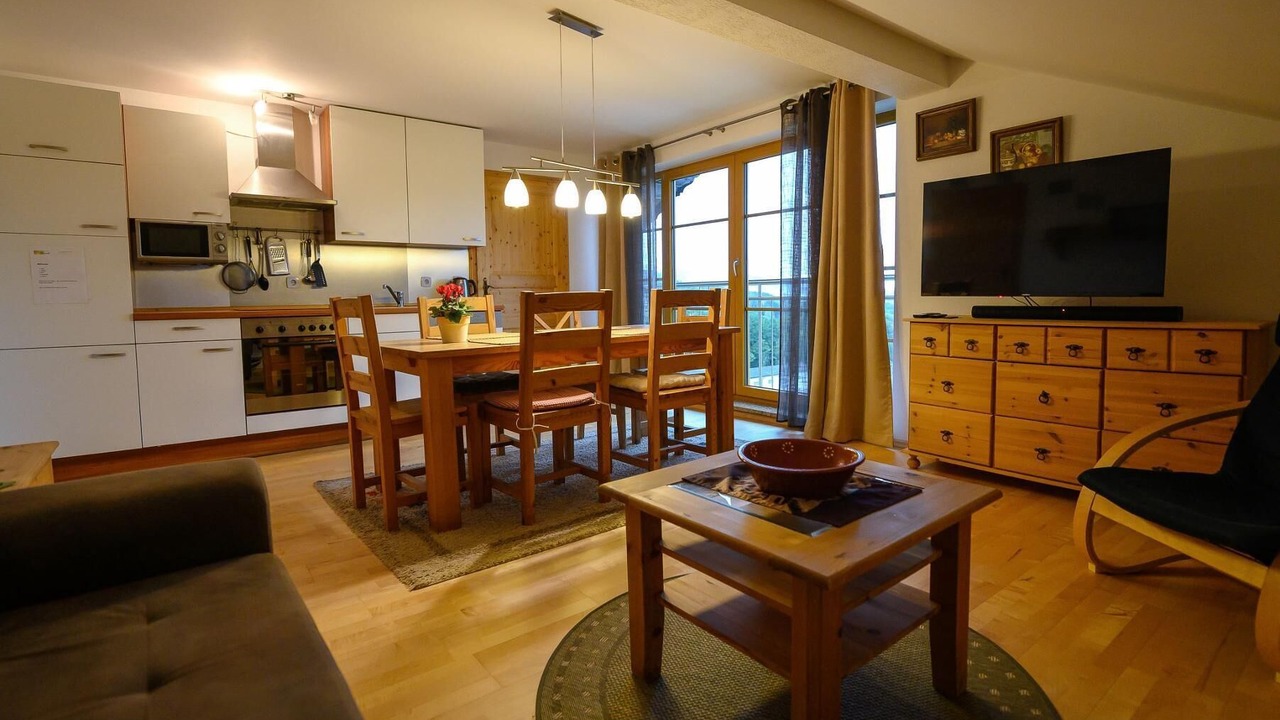 Photo of Livingroom in March