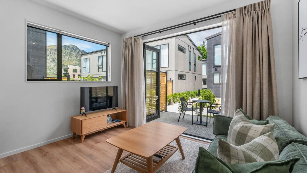 Photo of Livingroom in Arthur's Point
