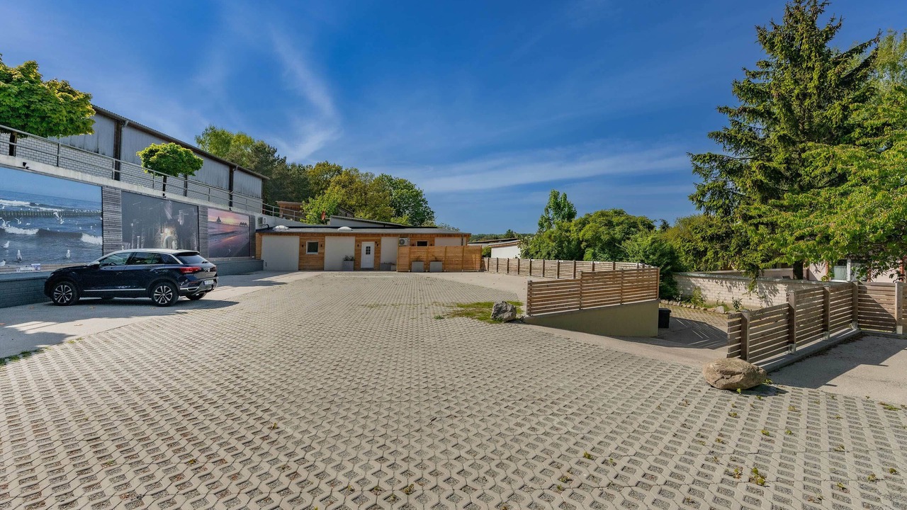 Photo of Outdoor in Benz