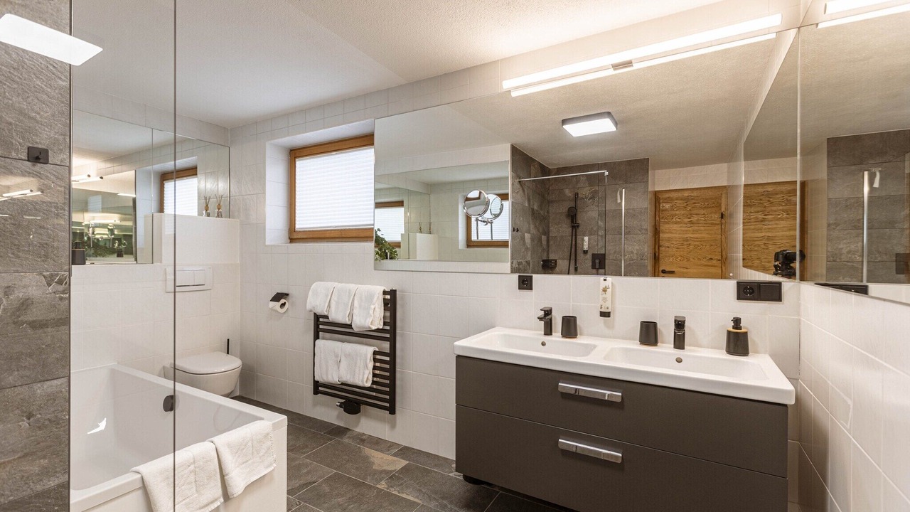 Photo of Bathroom in Lermoos