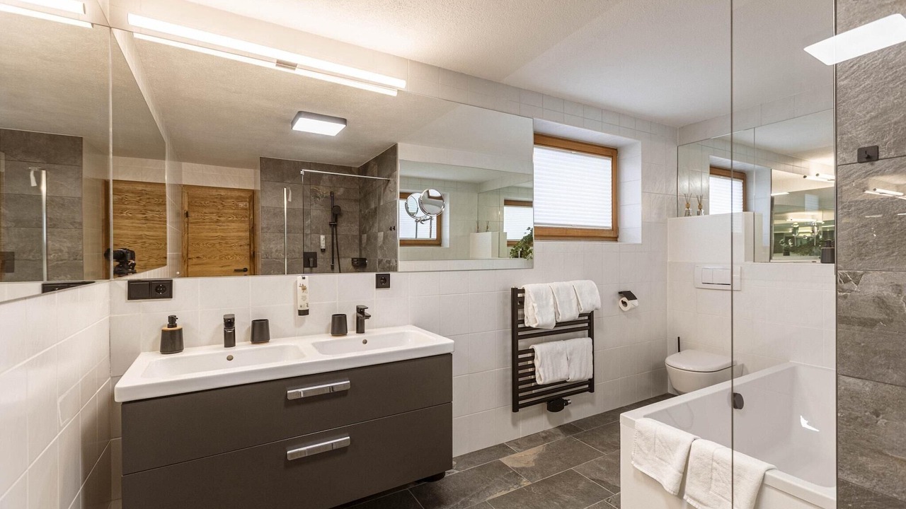 Photo of Bathroom in Lermoos