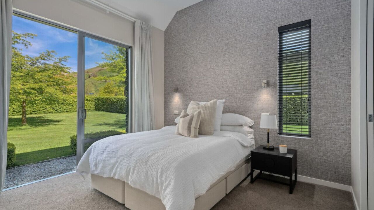 Photo of Bedroom in Lake Hayes