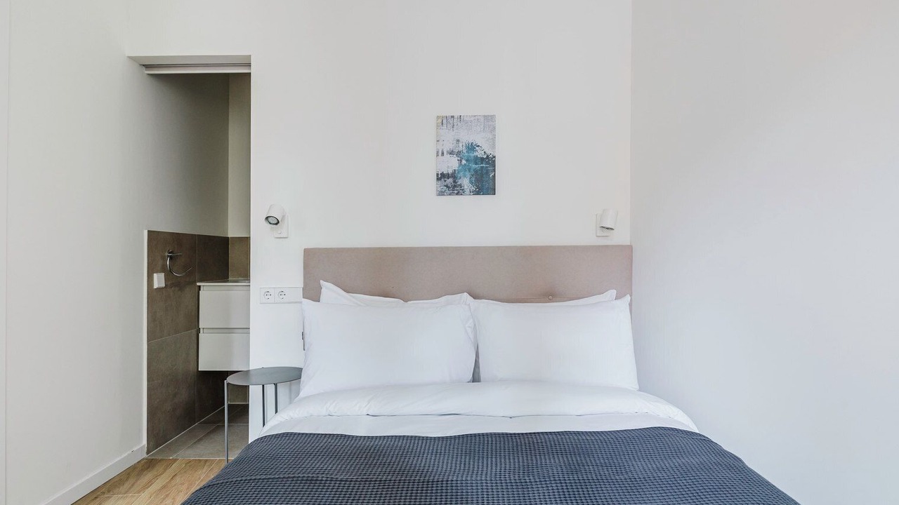 Photo of Bedroom in Golden Triangle of Art
