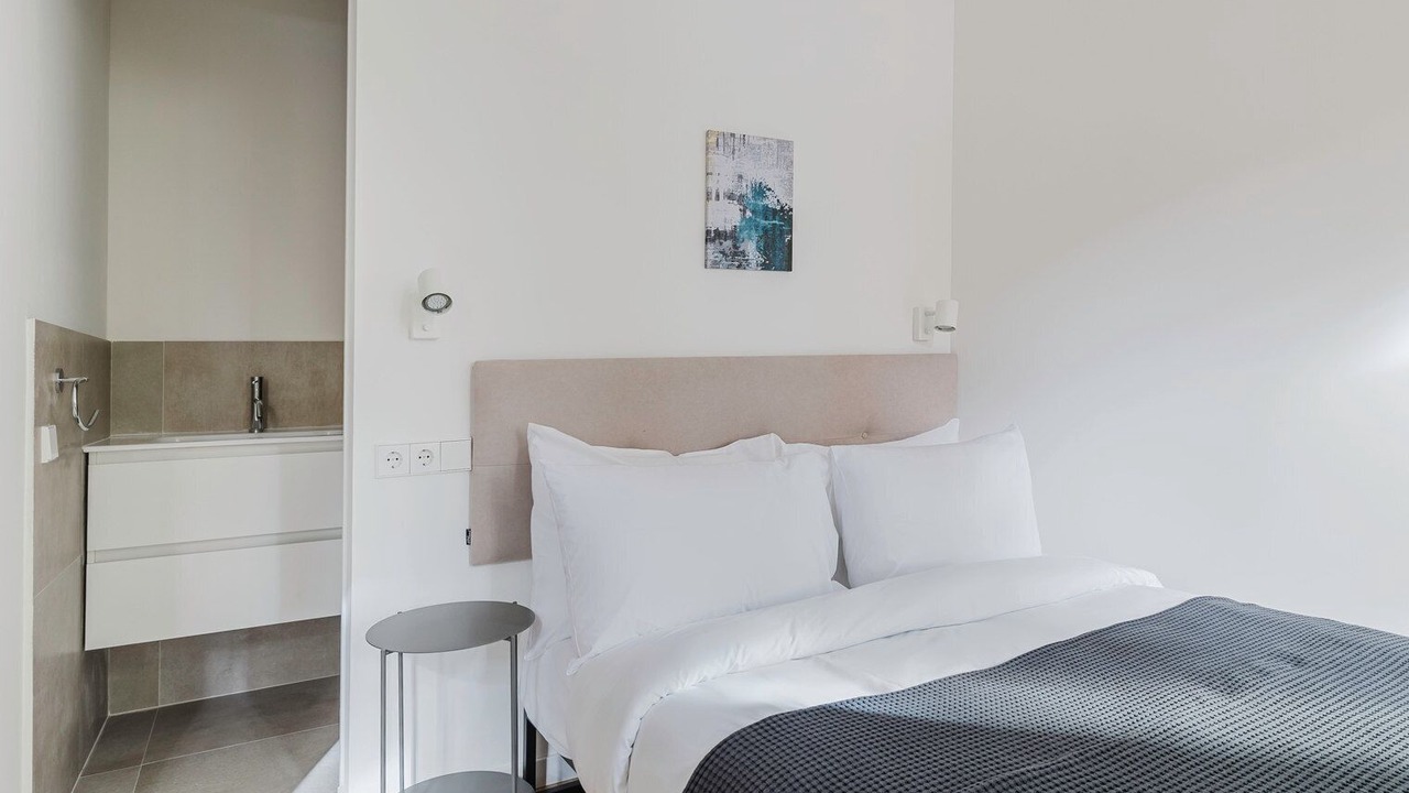 Photo of Bedroom in Golden Triangle of Art