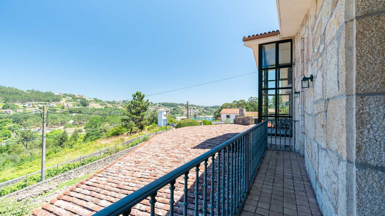 Photo of Outdoor in Limens