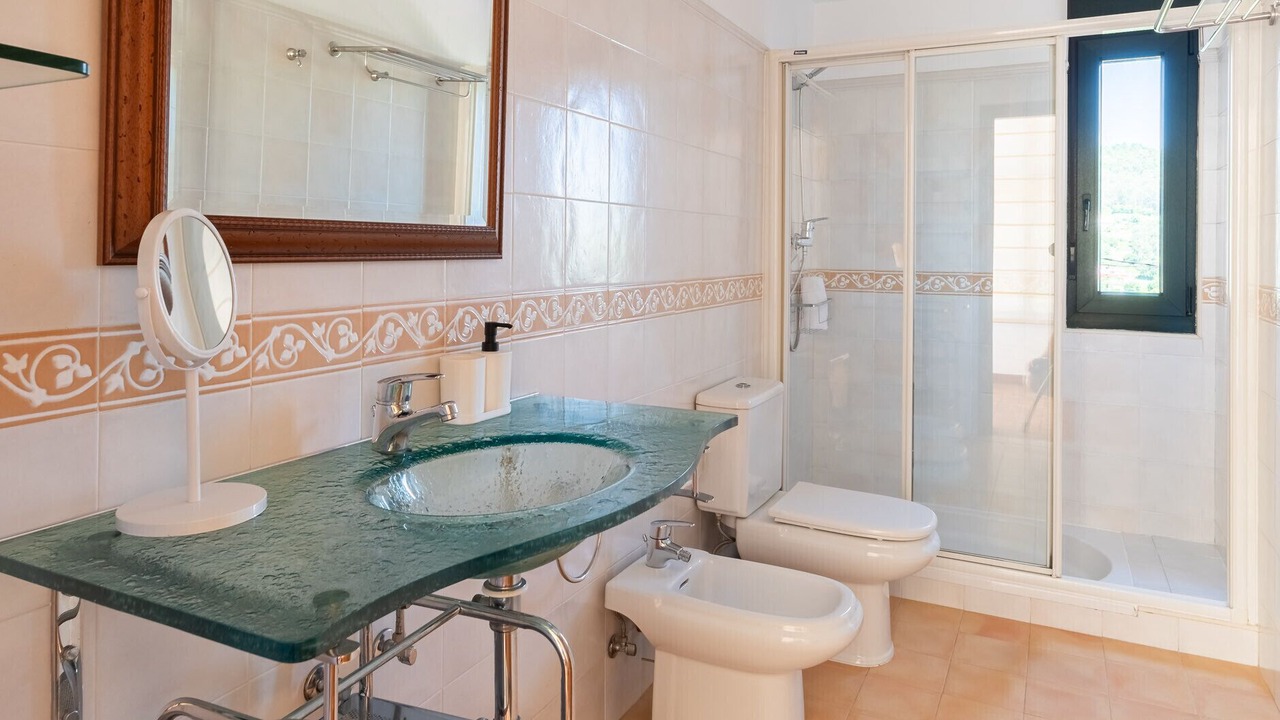 Photo of Bathroom in Limens