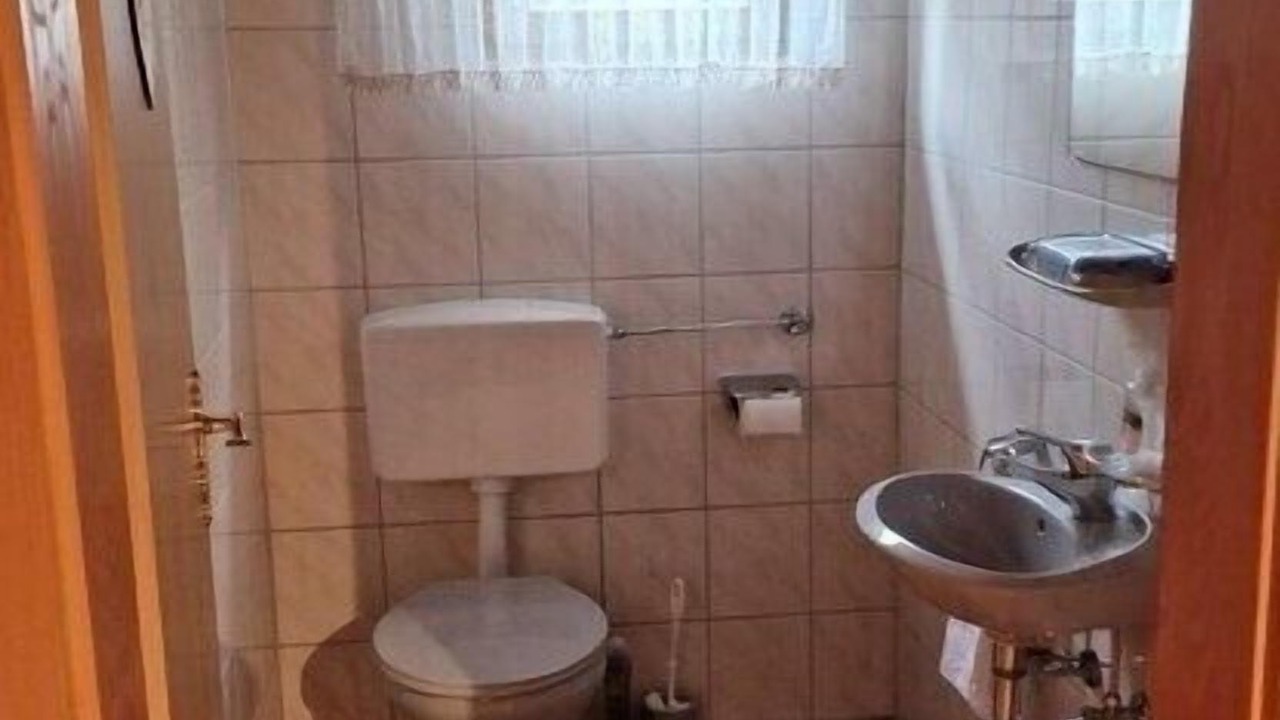 Photo of Bathroom in Regen