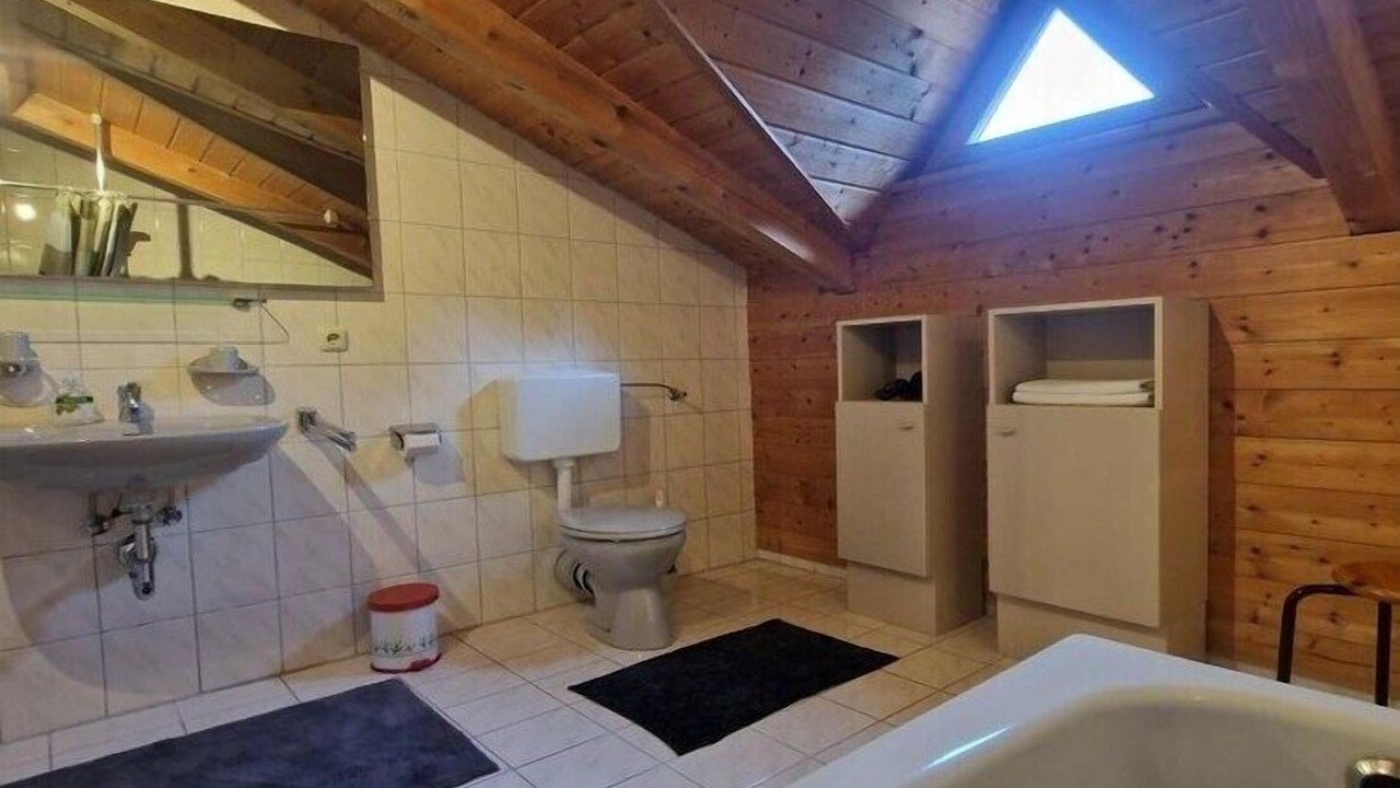 Photo of Bathroom in Regen