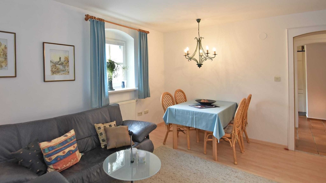 Photo of Livingroom in March