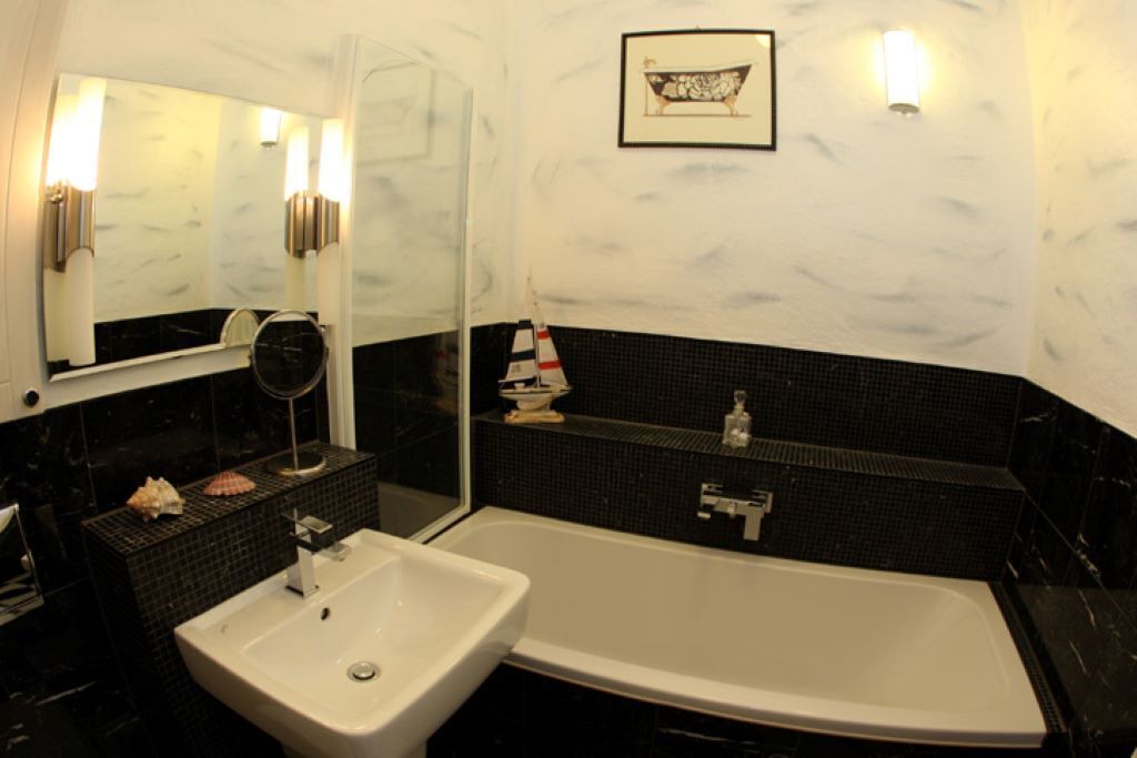 Photo of Bathroom in West Berlin Centre