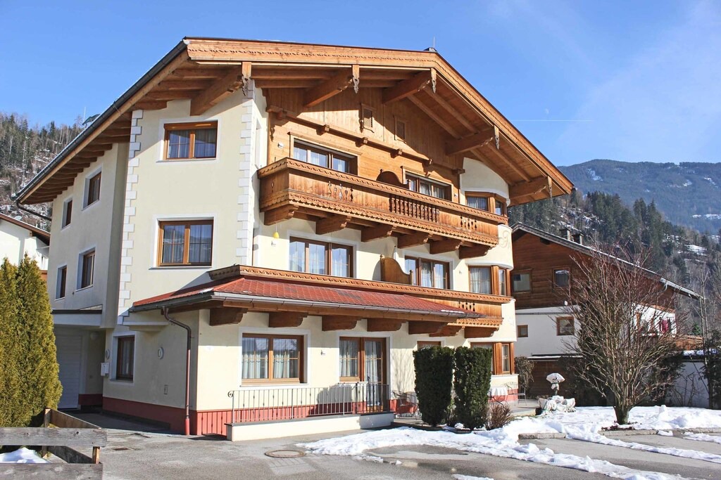 Photo of Buildings in Stumm