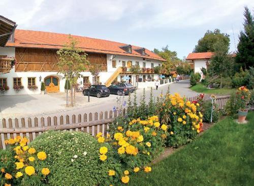 Photo of Buildings in Aufhofen