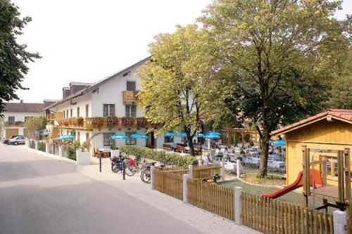 Photo of Buildings in Aufhofen