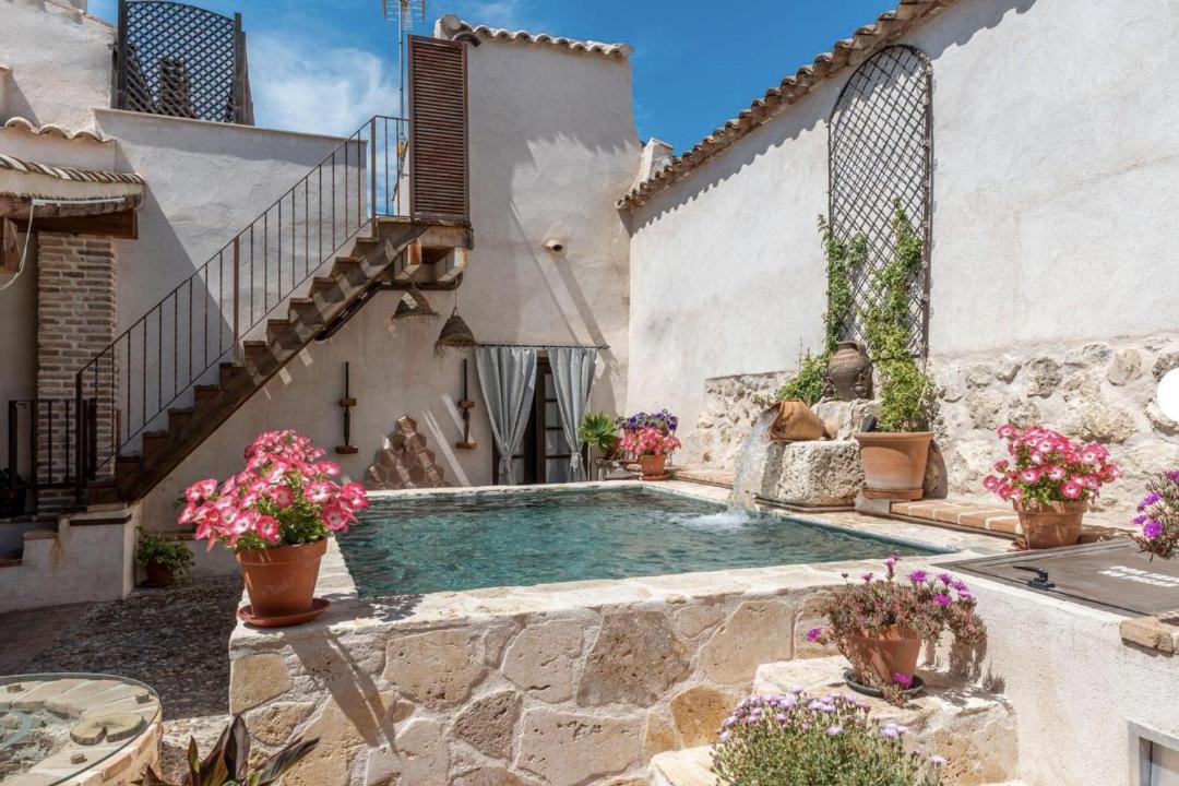 Photo of Patio Balcony in Noves