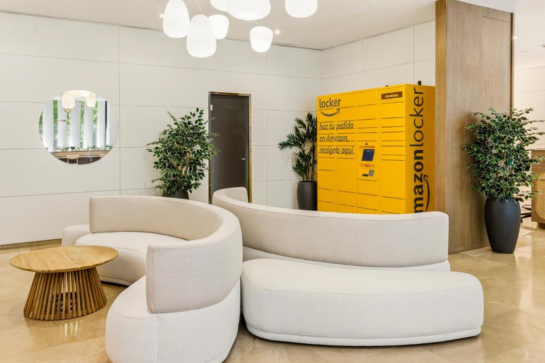 Photo of Others in Oliver