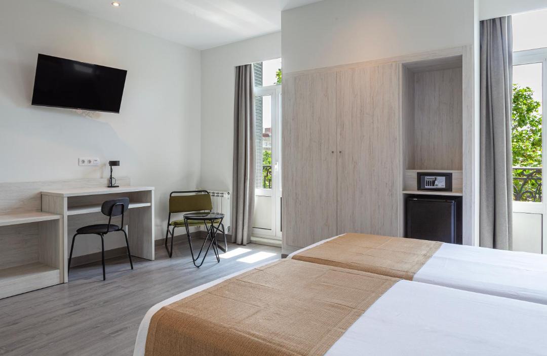 Photo of Bedroom in Golden Triangle of Art