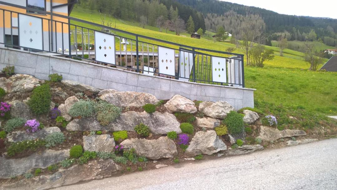 Photo of Buildings in Navis