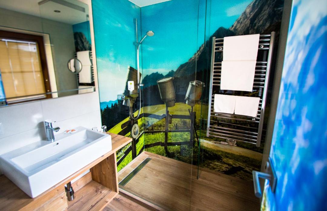 Photo of Bathroom in Vorderlanersbach