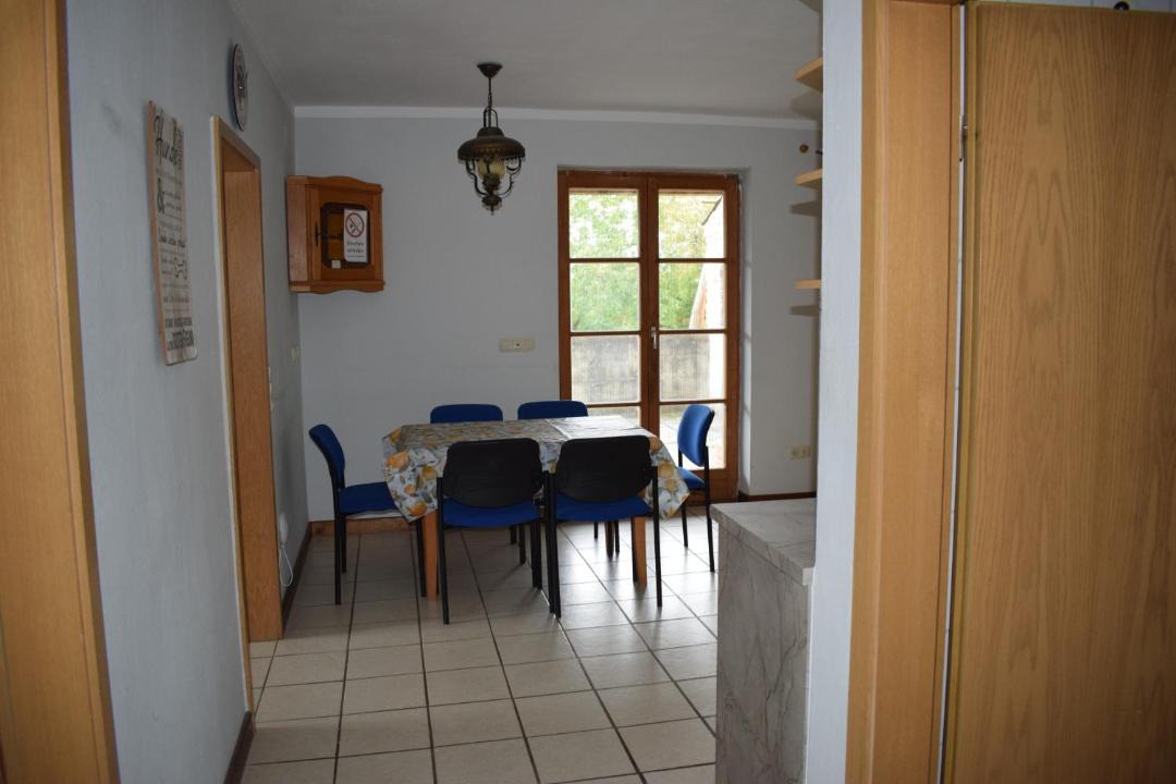Photo of Others in Reut