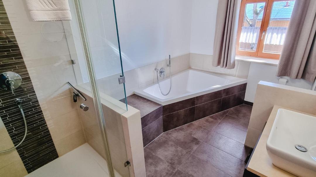 Photo of Bathroom in Linden