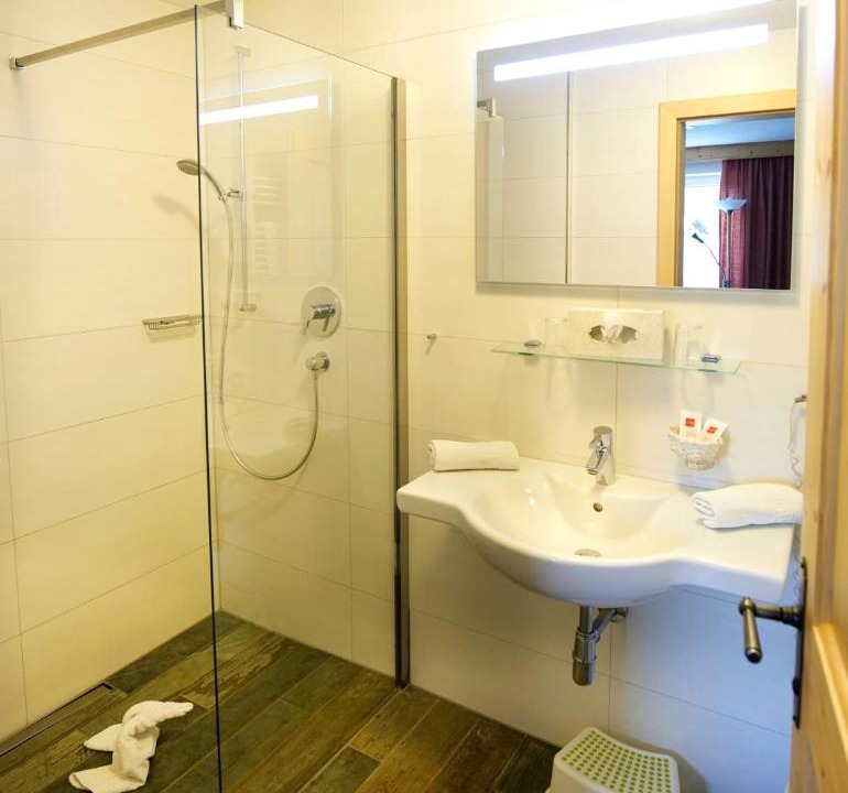 Photo of Bathroom in Lermoos