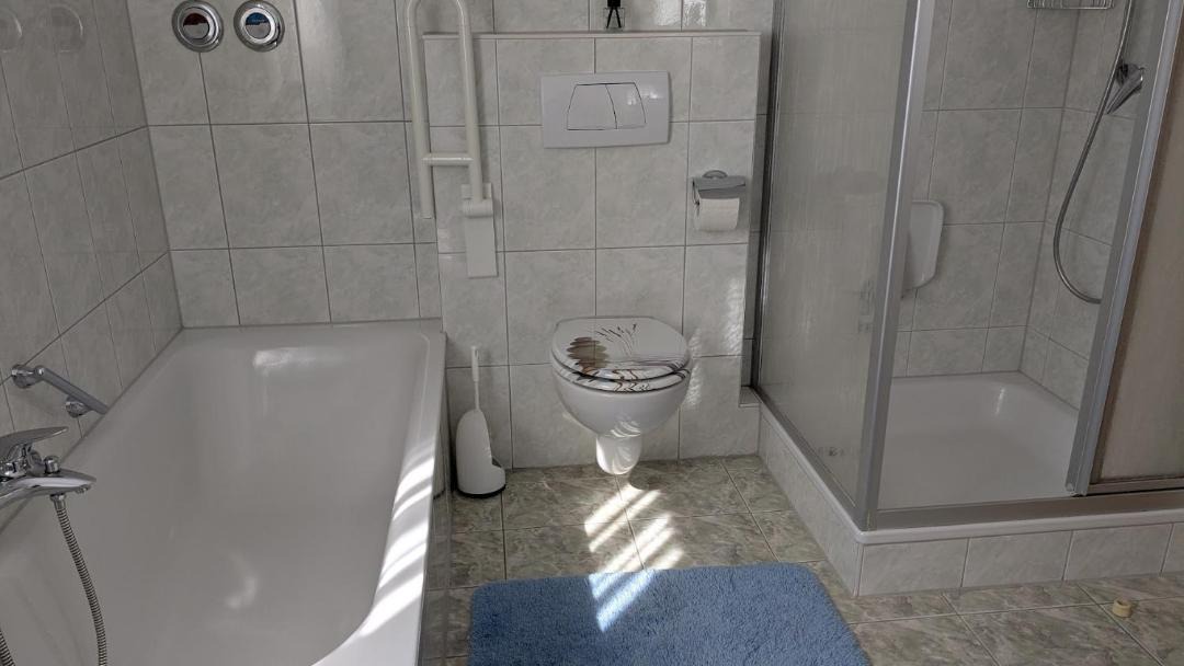 Photo of Bathroom in Geisenhausen
