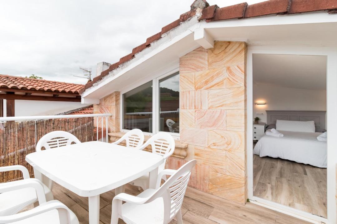 Photo of Patio Balcony in Vargas