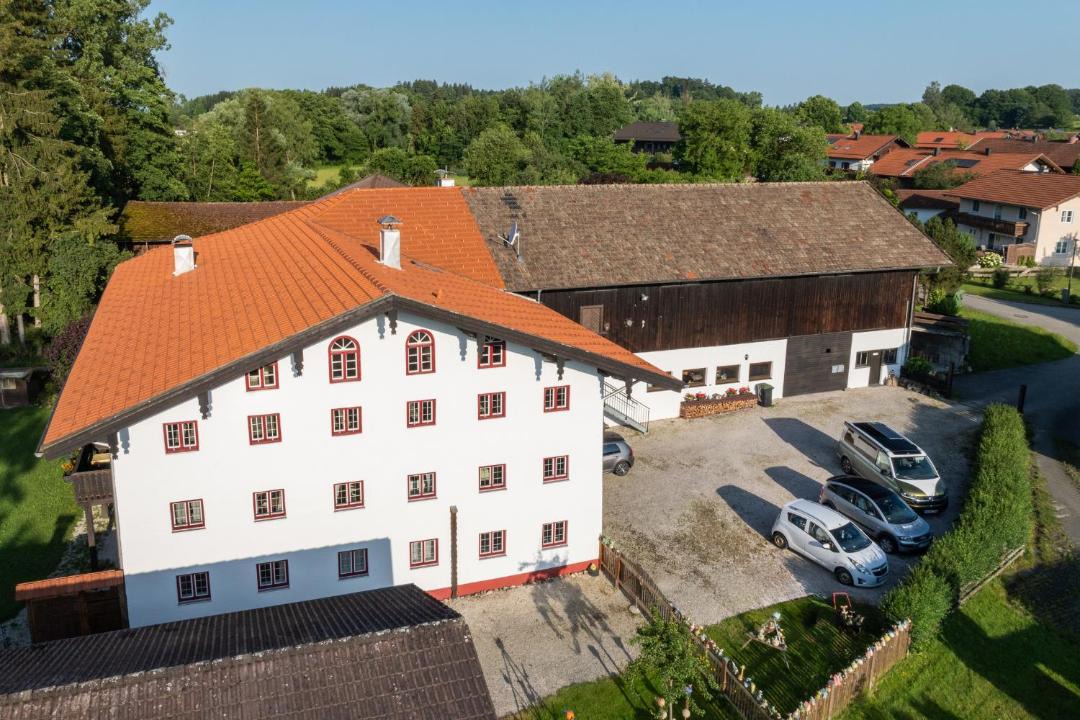 Photo of Buildings in Meisham
