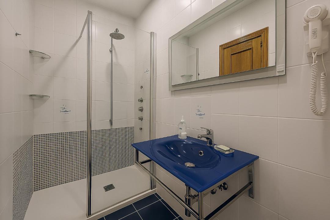 Photo of Bathroom in Embajadores