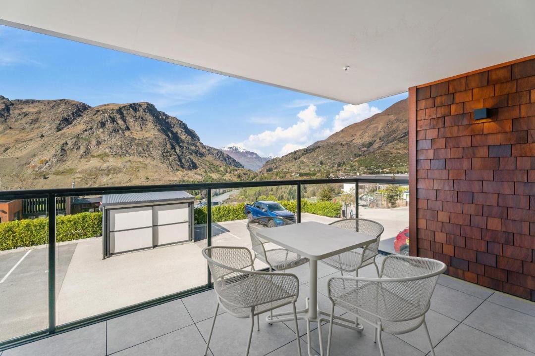 Photo of Patio Balcony in Arthur's Point