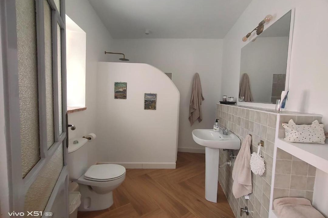 Photo of Bathroom in Mogon