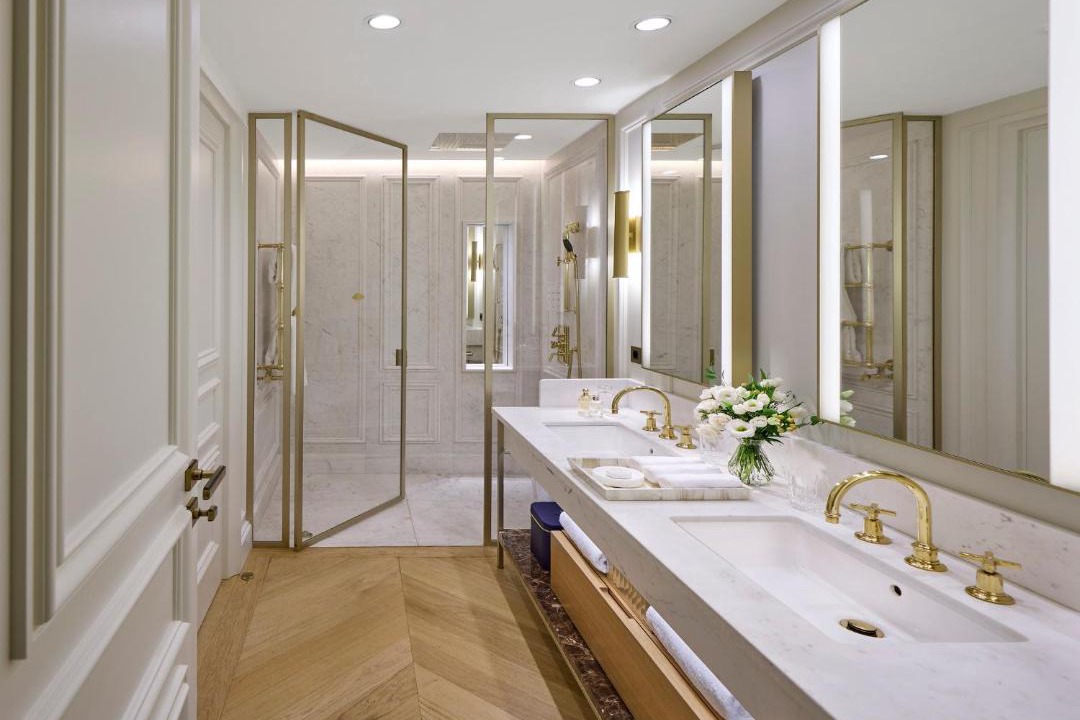 Photo of Bathroom in Golden Triangle of Art