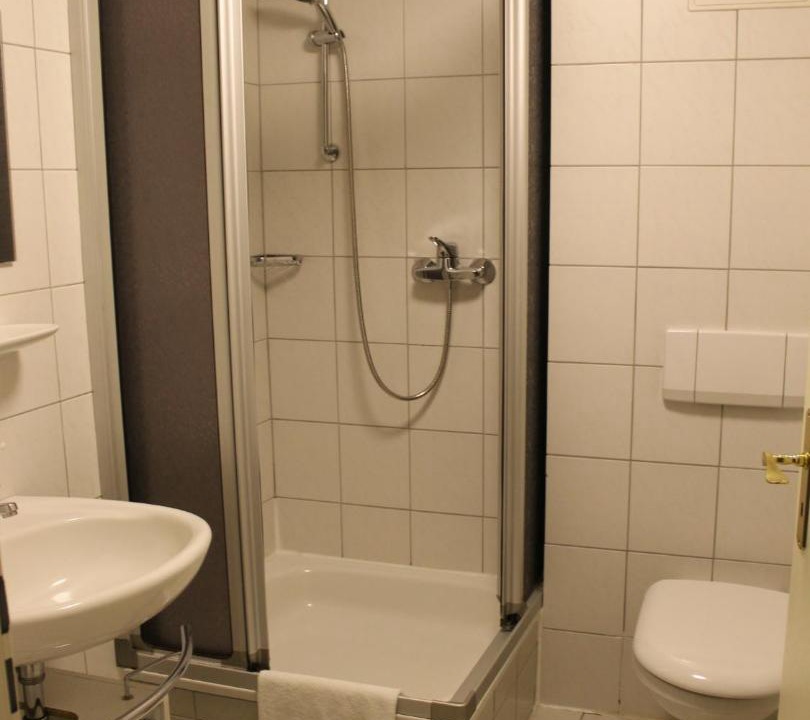 Photo of Bathroom in Wurding