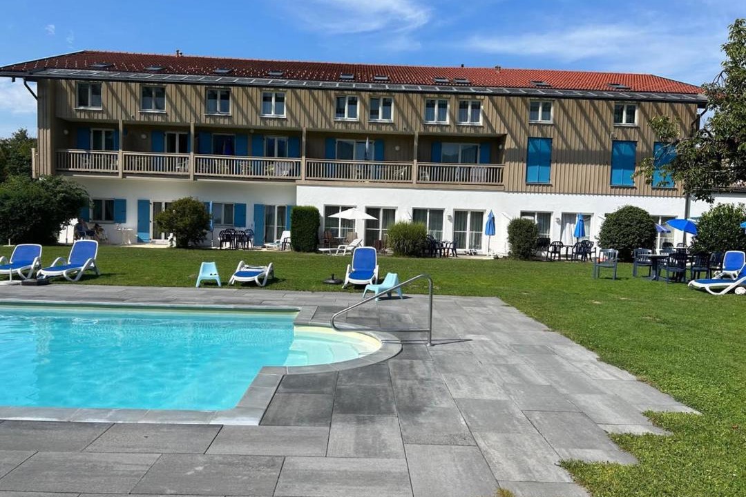 Photo of Others in Uebersee