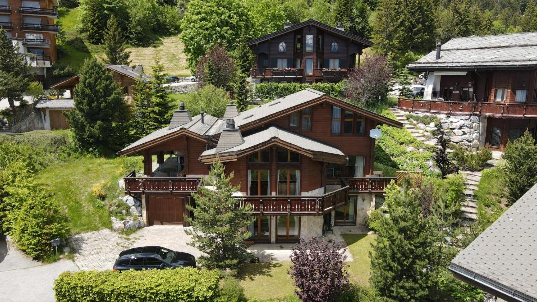 Photo of Buildings in Anzere