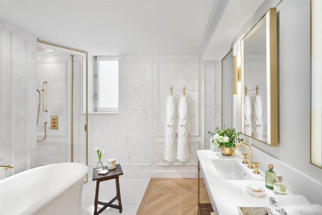 Photo of Bathroom in Golden Triangle of Art