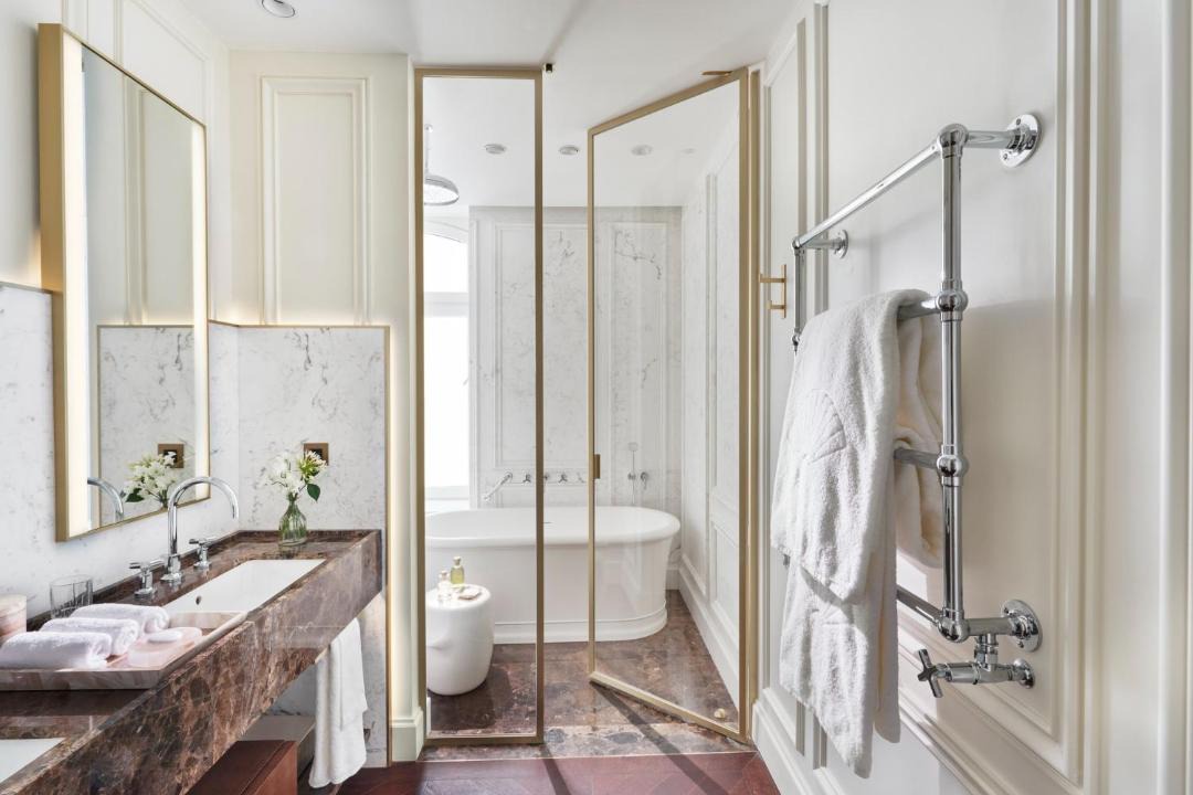 Photo of Bathroom in Golden Triangle of Art