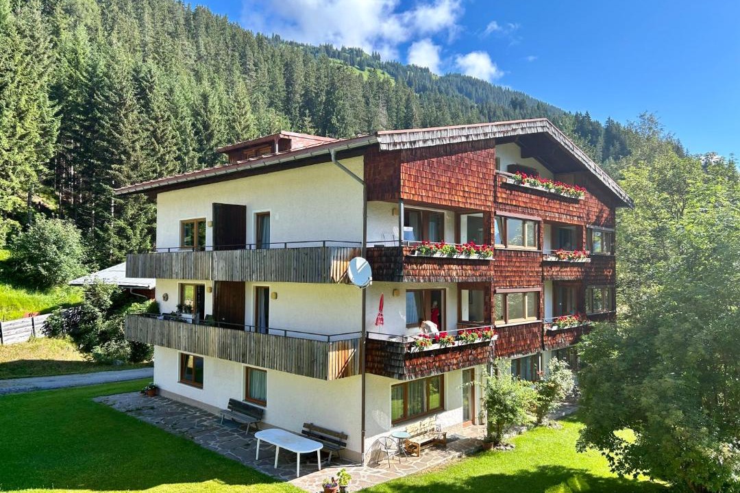 Photo of Buildings in Bach