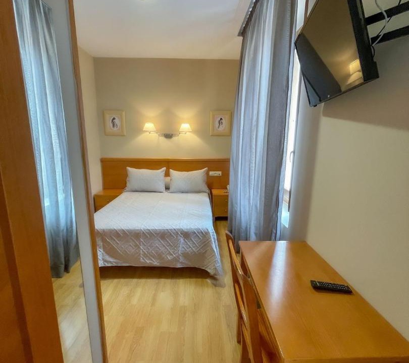 Photo of Bedroom in Plaza Mayor