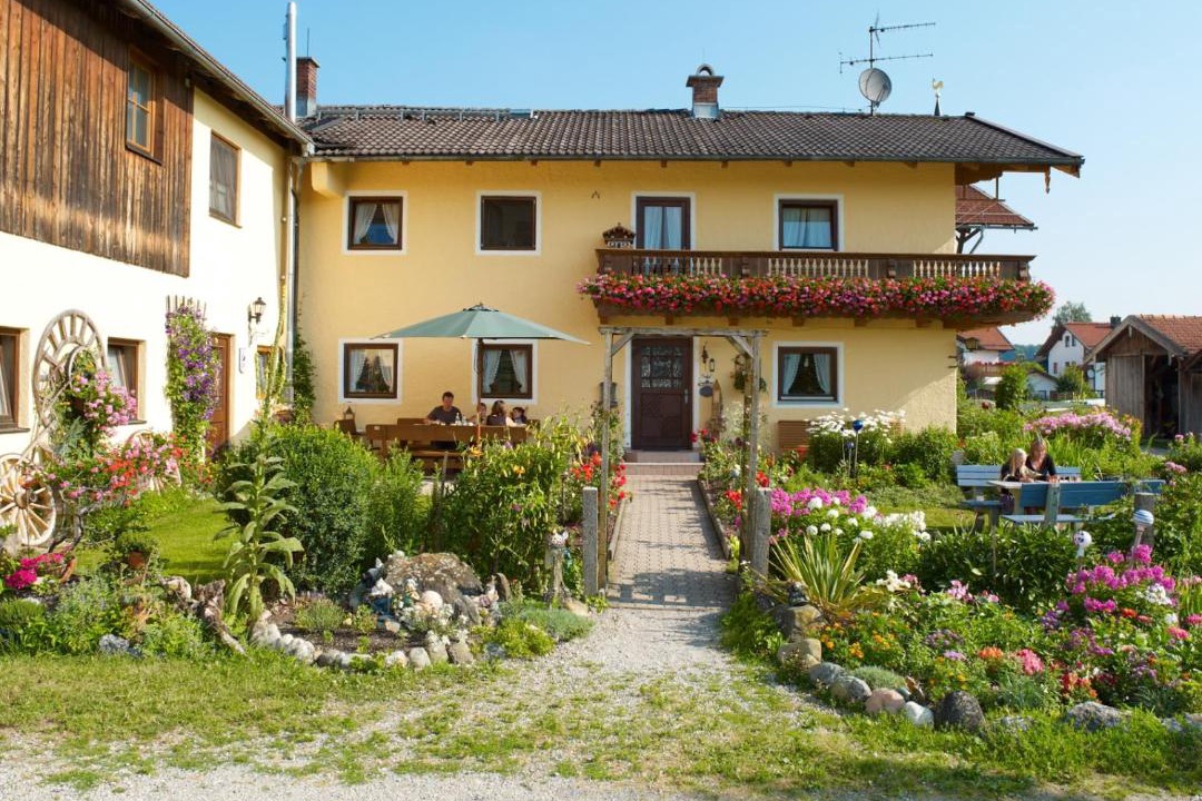 Photo of Buildings in Grabenstatt
