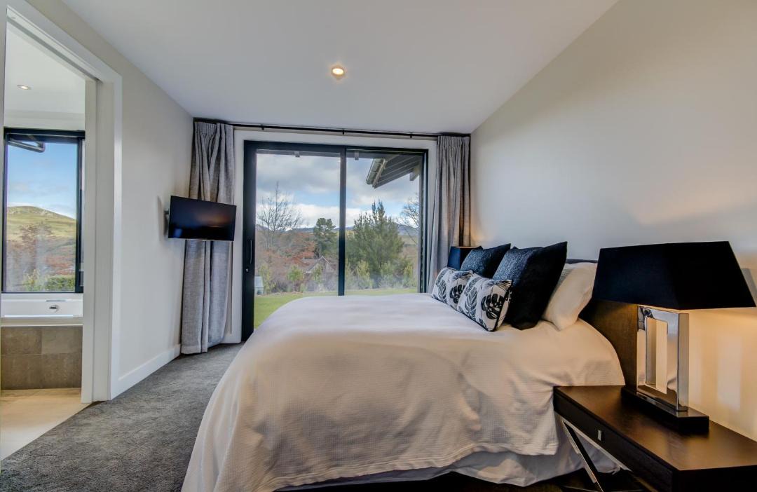 Photo of Bedroom in Lake Hayes