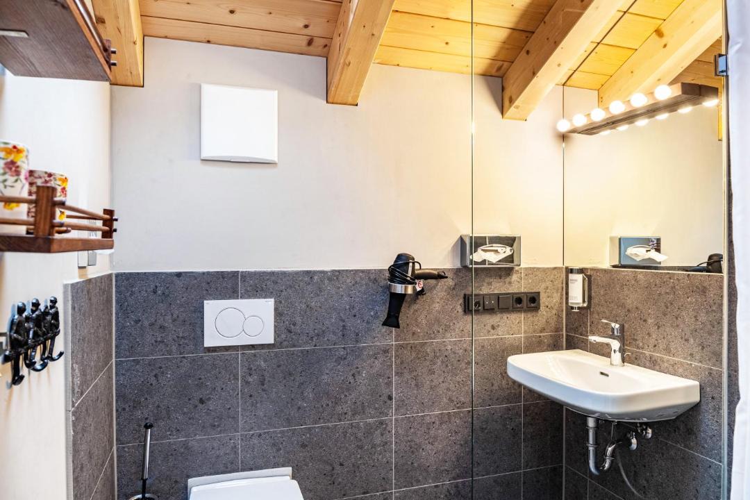 Photo of Bathroom in Farchant