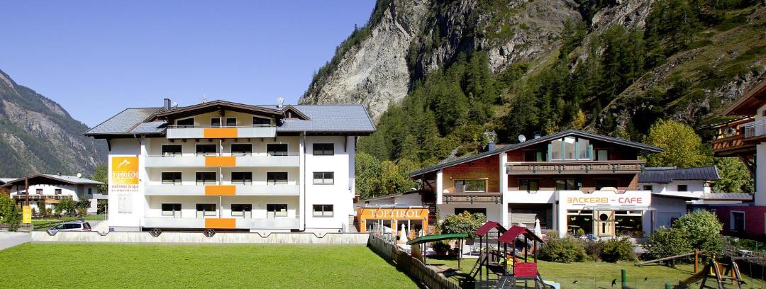 Photo of Buildings in Huben
