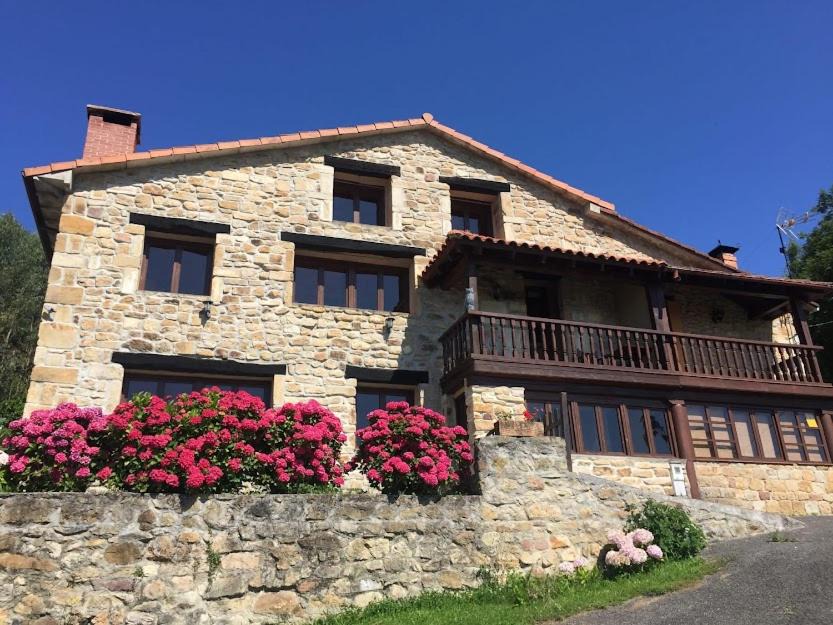 Photo of Buildings in Villafufre