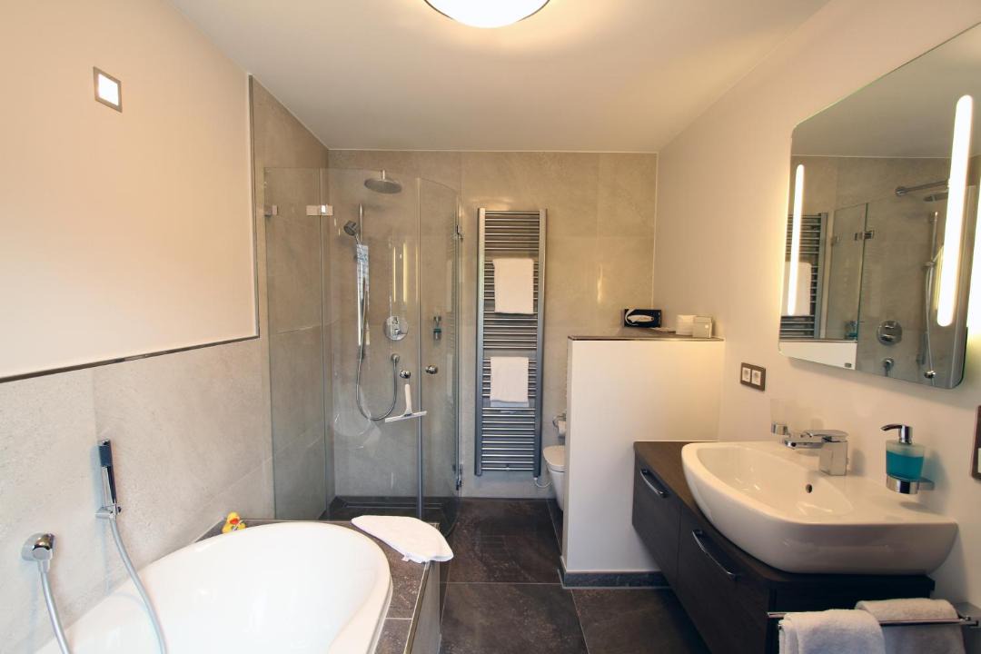 Photo of Bathroom in Roth