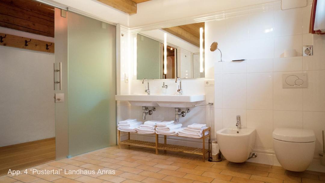 Photo of Bathroom in Anras