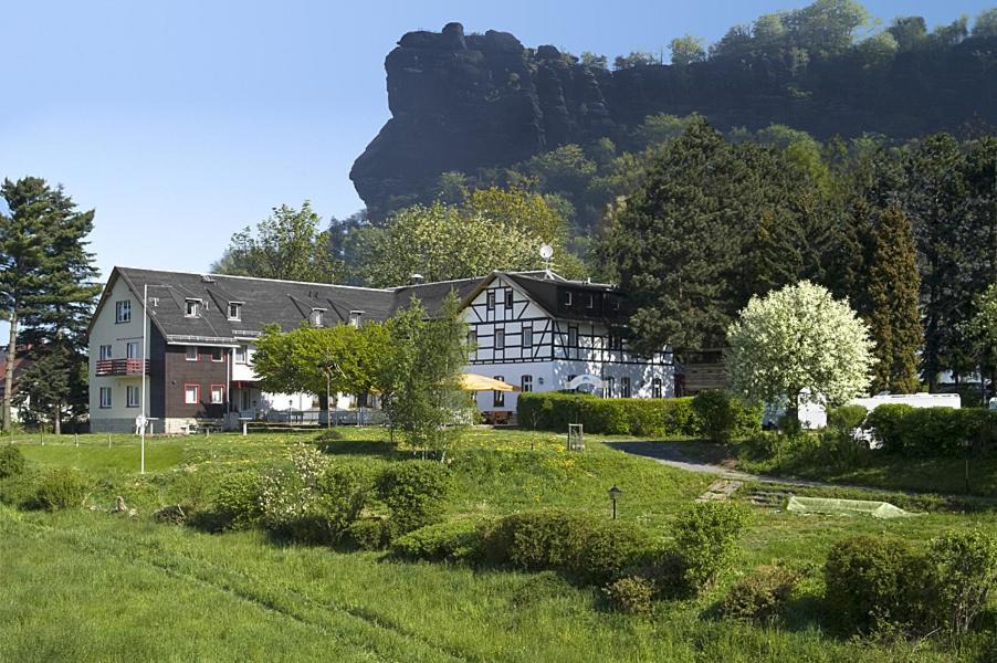 Photo of Others in Halbestadt
