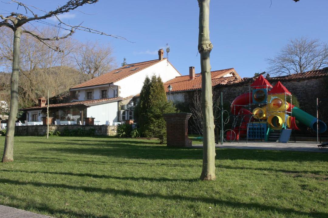 Photo of Others in Esles