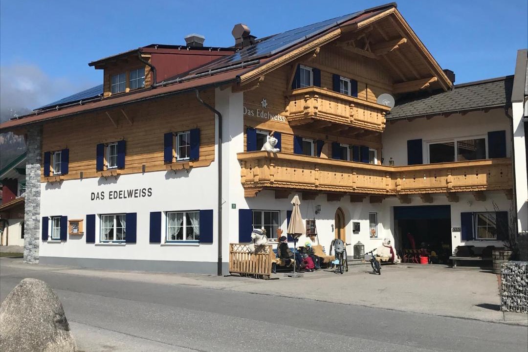 Photo of Buildings in Graen