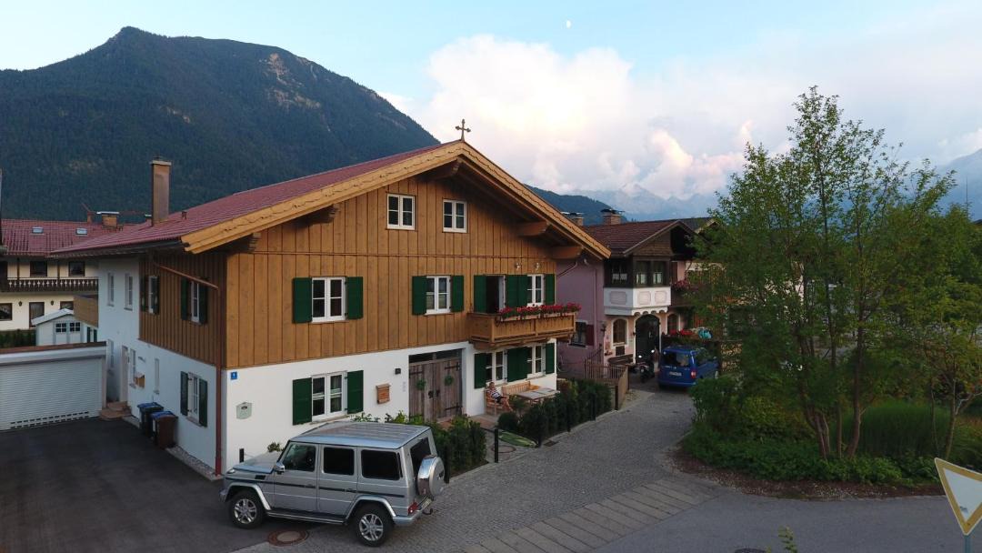 Photo of Buildings in Farchant